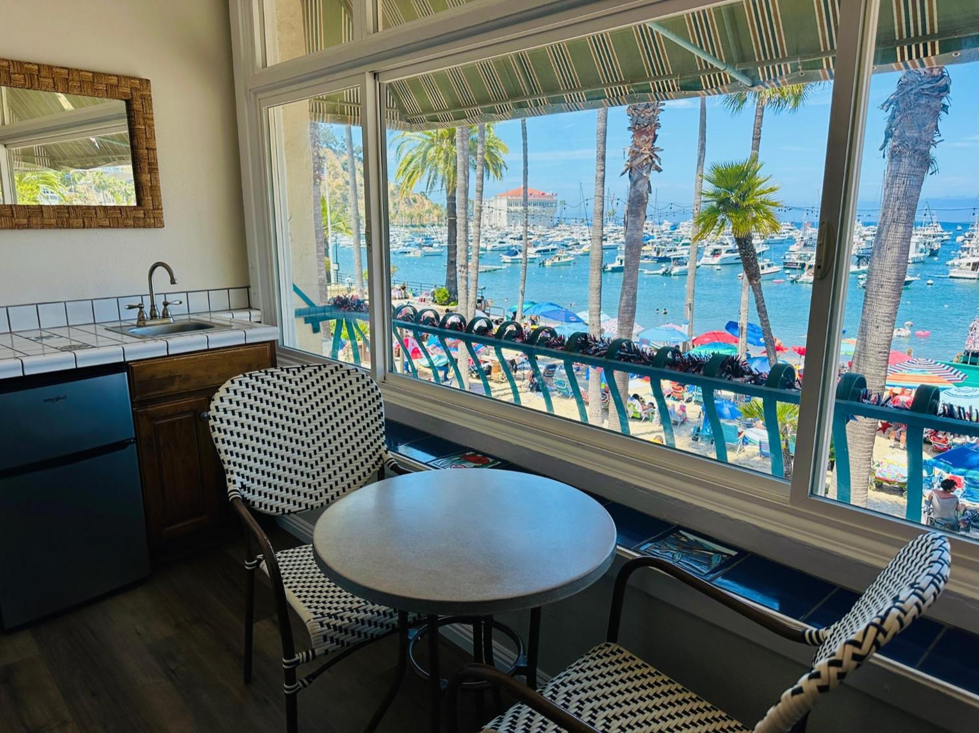 The Edgewater Hotel Avalon Exterior photo